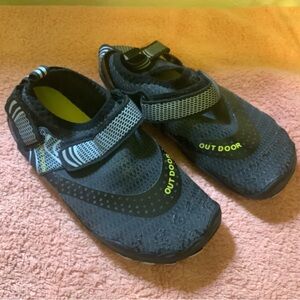 Black Outdoor Water Shoes